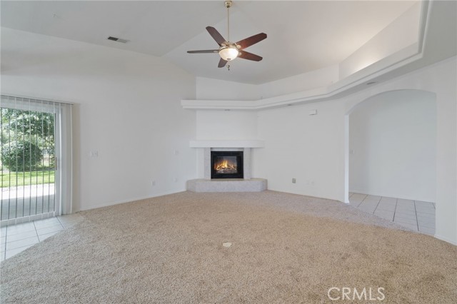 122 East, Madera CA: https://media.crmls.org/medias/92eac1c9-11bd-4159-90b0-f183180d0b81.jpg