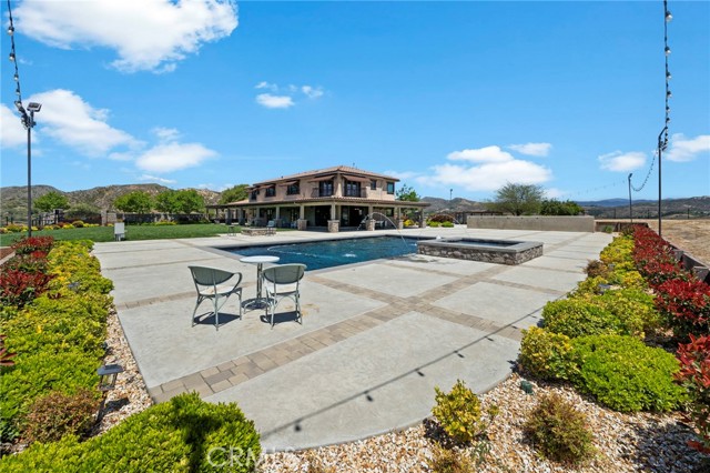 29732 Arroyo Oak Lane, Castaic CA: https://media.crmls.org/medias/92eb2f31-2532-4f1c-8e83-a203c16b8728.jpg