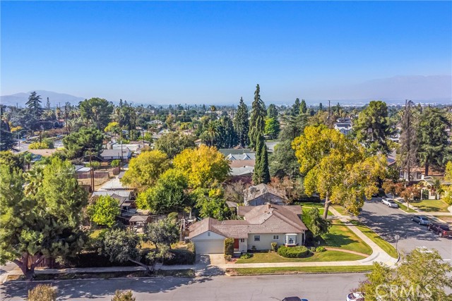 838 838 College Ave, Redlands CA: https://media.crmls.org/medias/92ebac00-d0ee-4066-b2cf-d78611e2d20a.jpg