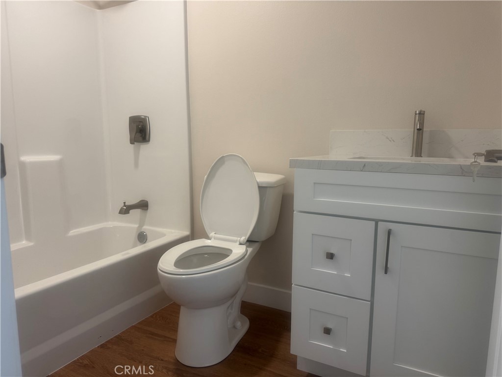https://media.crmls.org/medias/92ec3d1d-1256-480b-b115-12648bd560d3.jpg?preset=X-Large