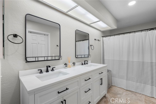 Detail Gallery Image 11 of 19 For 843 Links View Drive, Simi Valley,  CA 93065 - 2 Beds | 2 Baths