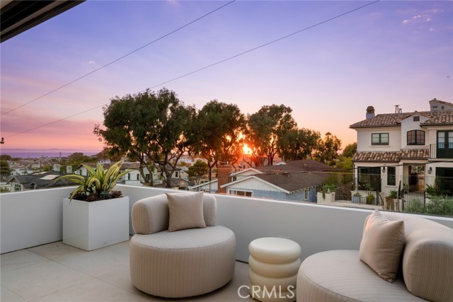 Detail Gallery Image 11 of 53 For 504 Hazel Dr, Corona Del Mar,  CA 92625 - 4 Beds | 3/1 Baths