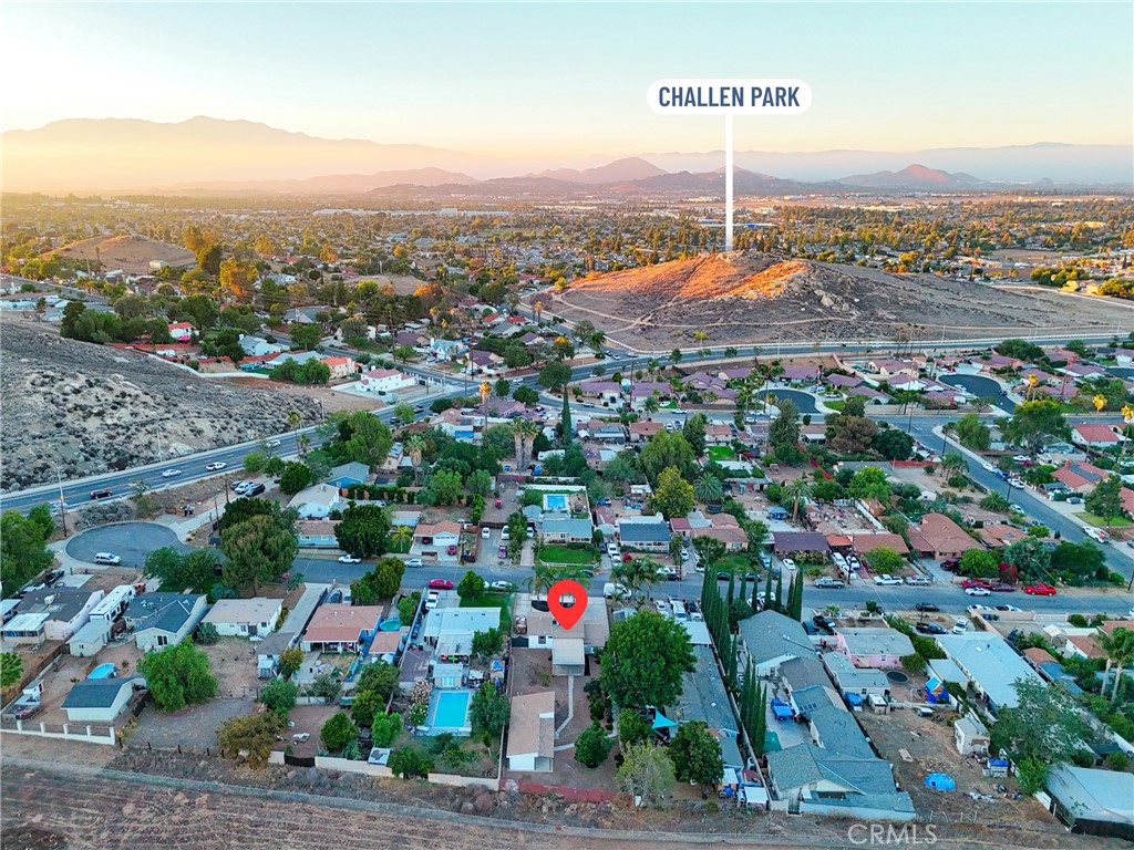 https://media.crmls.org/medias/92ed69e9-1104-42dc-9bb5-cfdfe6e73d9c.jpg?preset=X-Large