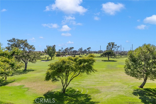 1075 Granville Drive, Newport Beach CA: https://media.crmls.org/medias/92edb573-7651-45de-9c87-7ebde96d5171.jpg