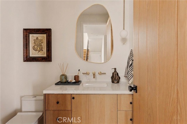 Detail Gallery Image 12 of 28 For 17852 Saticoy St, Reseda,  CA 91335 - 4 Beds | 3/1 Baths