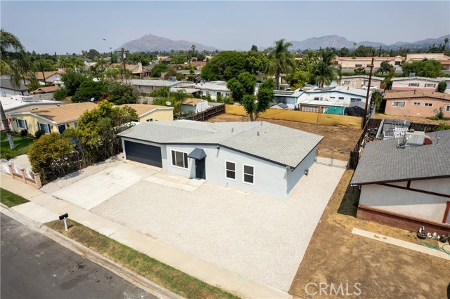 24800 Carolyn Avenue, Moreno Valley CA: https://media.crmls.org/medias/92ee7137-0534-4c5a-9251-017734c52319.jpg