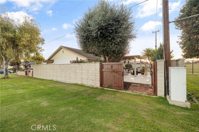 Detail Gallery Image 23 of 24 For 6671 Edgemont Dr, Huntington Beach,  CA 92647 - 4 Beds | 2 Baths