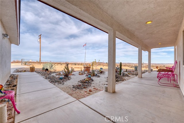 Detail Gallery Image 3 of 32 For 61975 La Brisa Dr, Joshua Tree,  CA 92252 - 3 Beds | 2/1 Baths