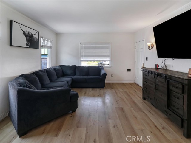 5960 Lime Avenue, Long Beach CA: https://media.crmls.org/medias/92eef8e5-2533-41d7-a646-121266a4878c.jpg