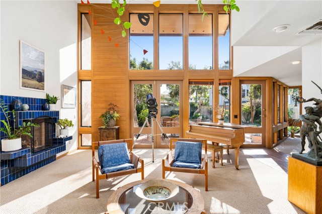 Detail Gallery Image 7 of 53 For 3902 Legend Cir, Huntington Beach,  CA 92649 - 6 Beds | 2/1 Baths