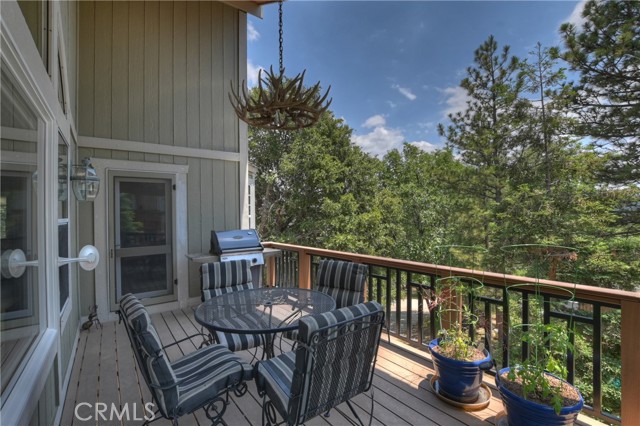 27781 St Bernard Lane, Lake Arrowhead CA: https://media.crmls.org/medias/92f0e693-5738-4ba7-a47e-fd0cbe29c108.jpg