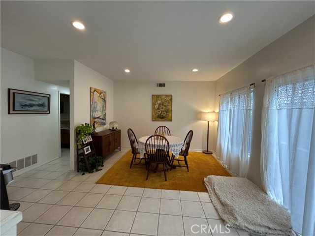 11919 Bubbling Brook Street, Moorpark CA: https://media.crmls.org/medias/92f0ed3b-1f03-4bbf-86c1-e79a112aaeb2.jpg
