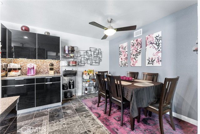 24102 Castilla Lane, Mission Viejo CA: https://media.crmls.org/medias/92f226da-b981-4d14-b8d7-4d4bb94e2791.jpg
