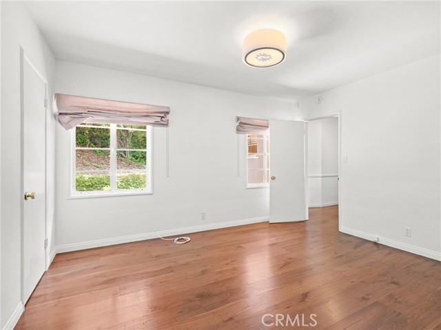 5405 Black Oak Drive, Los Angeles CA: https://media.crmls.org/medias/92f2ffac-5316-4cef-bd04-5f25c76bab51.jpg