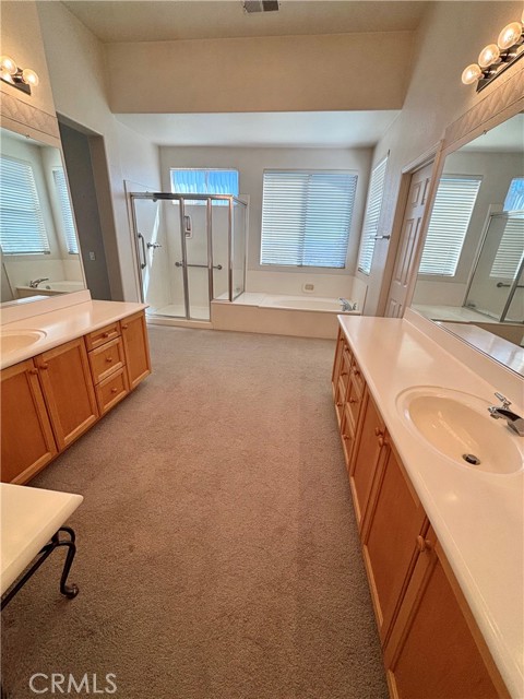 27402 Carino Circle, Mission Viejo CA: https://media.crmls.org/medias/92f312b8-9a0c-40ac-ad59-0aa0b7cc4956.jpg