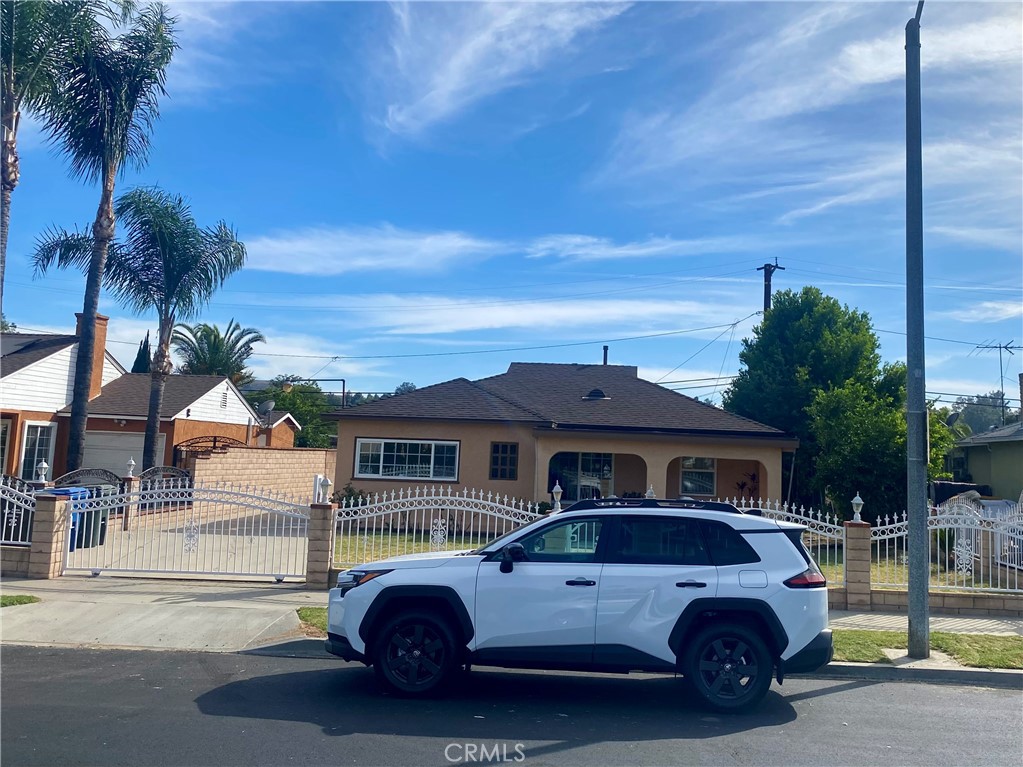1082 Fremont