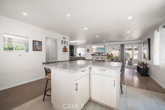 815 Marvista S Avenue, Seal Beach CA: https://media.crmls.org/medias/92f36d64-2a8f-492d-9de4-65193d58d184.jpg