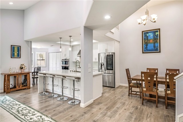 Detail Gallery Image 2 of 28 For 16 Monterey Ct, Manhattan Beach,  CA 90266 - 3 Beds | 3 Baths