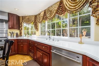 https://media.crmls.org/medias/92f545a8-ea21-44a9-b202-9505f0560e62.jpg?preset=X-Large