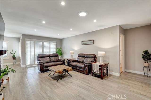 5111 Alder, Irvine CA: https://media.crmls.org/medias/92f5b57f-cdf2-4219-8afe-a848b9c83553.jpg