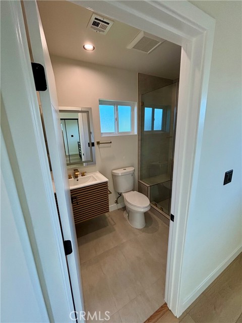 Detail Gallery Image 11 of 15 For 11704 Monogram, Granada Hills,  CA 91344 - 2 Beds | 1/1 Baths