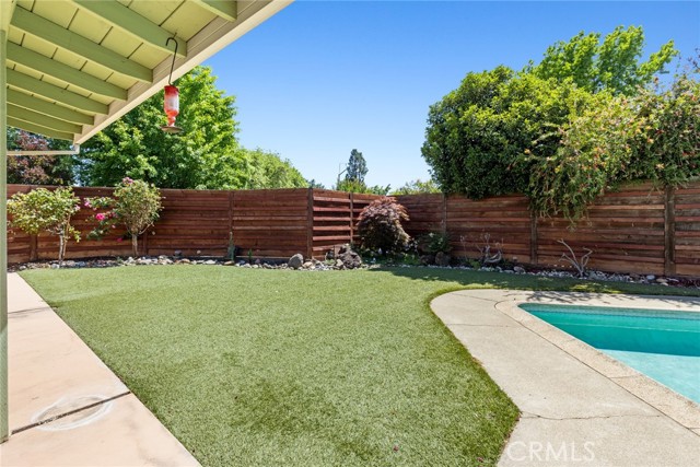7 Pinecrest Circle, Chico CA: https://media.crmls.org/medias/92f7542d-4a75-4bcc-b2d8-0ab11e7b3815.jpg