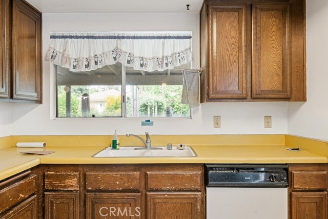 Detail Gallery Image 8 of 23 For 521 Bond, Redlands,  CA 92373 - 4 Beds | 2 Baths