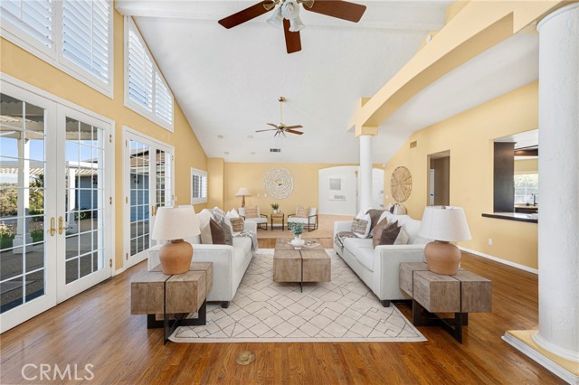 40115 Via Cordova, Temecula CA: https://media.crmls.org/medias/92f8566a-f16d-4e85-a4be-4e7bf4a4bc6e.jpg