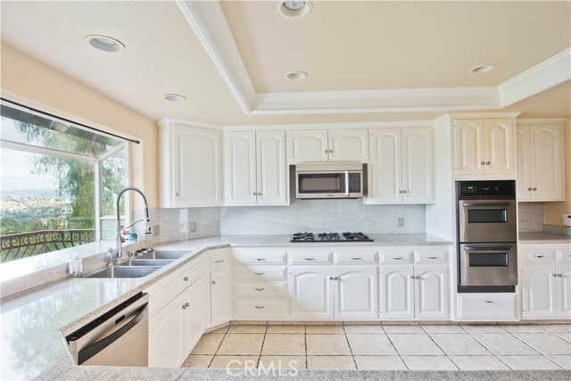 4389 San Blas Avenue, Woodland Hills CA: https://media.crmls.org/medias/92f86060-9f00-4022-a733-846db5d0d843.jpg