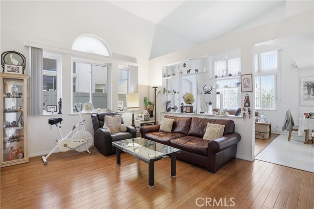 Detail Gallery Image 3 of 33 For 902 W Princess Palm, West Covina,  CA 91790 - 3 Beds | 3 Baths