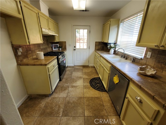 Detail Gallery Image 15 of 27 For 2758 Madrid, Merced,  CA 95348 - 3 Beds | 2 Baths