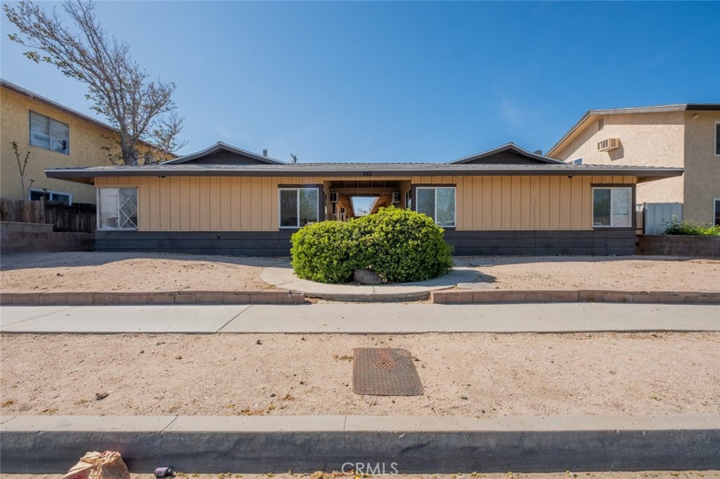 342 E Lancaster Boulevard #2