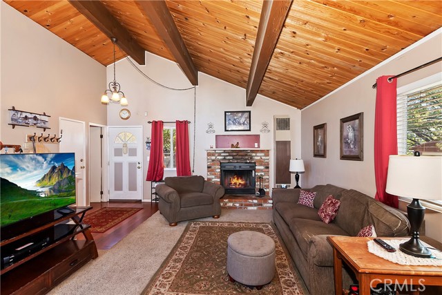 Detail Gallery Image 6 of 27 For 1930 Nob Hill Dr, Running Springs,  CA 92382 - 2 Beds | 1/1 Baths