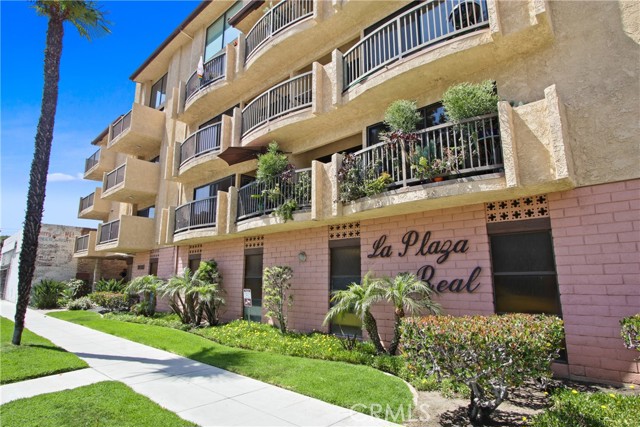 Detail Gallery Image 1 of 1 For 2015 E Broadway #204,  Long Beach,  CA 90803 - 1 Beds | 1 Baths