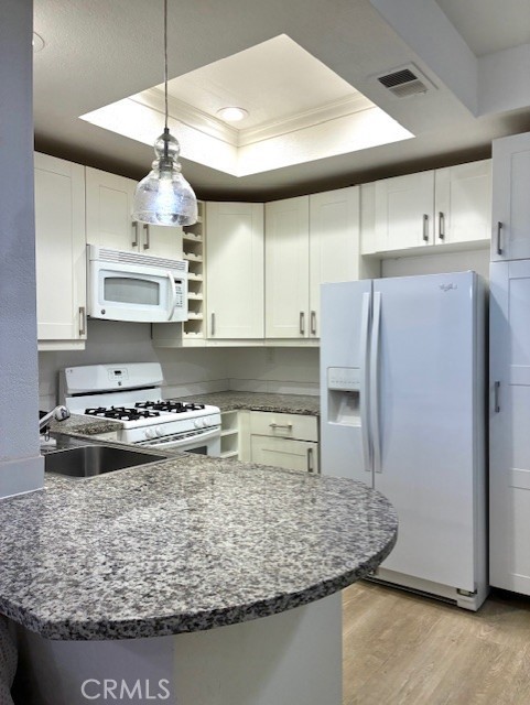 Detail Gallery Image 5 of 18 For 10 Coralino, Rancho Santa Margarita,  CA 92688 - 1 Beds | 1 Baths