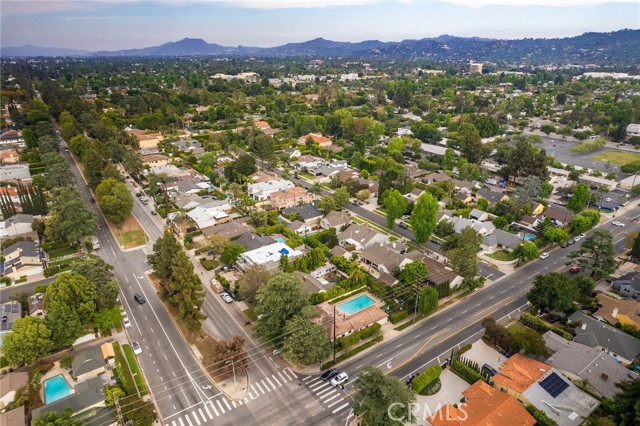 Detail Gallery Image 49 of 55 For 14060 Chandler Bld, Sherman Oaks,  CA 91401 - 3 Beds | 2 Baths