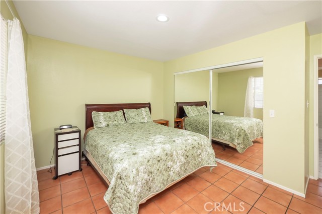1203 E 33rd Street, Los Angeles CA: https://media.crmls.org/medias/92fc4e10-7935-4723-920e-989face60516.jpg