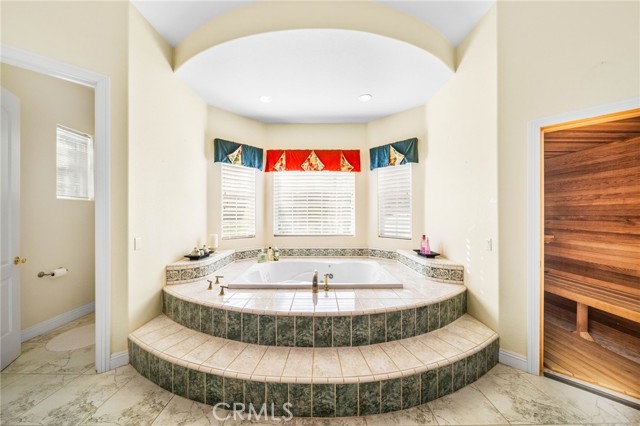 37626 Via Majorca, Murrieta CA: https://media.crmls.org/medias/92fc9496-f3af-4c70-b4d8-826bd90684d3.jpg