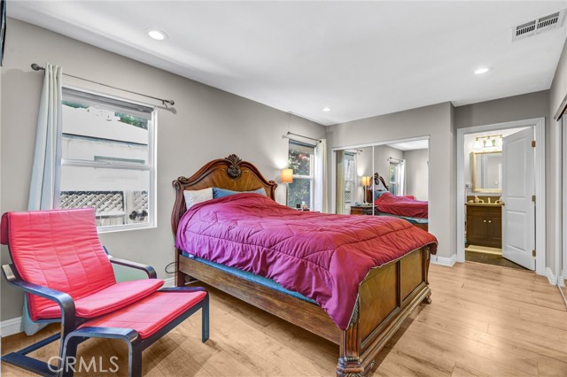 18026 Duncan Street, Encino CA: https://media.crmls.org/medias/92fc9860-9be7-44fe-bc33-4dc7ad942255.jpg