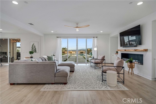 Detail Gallery Image 10 of 74 For 3731 Eliopulos Ranch, Palmdale,  CA 93551 - 5 Beds | 3 Baths