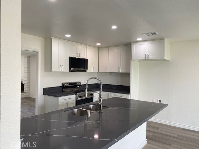 Detail Gallery Image 3 of 18 For 24621 Dardania, Mission Viejo,  CA 92691 - 5 Beds | 2 Baths