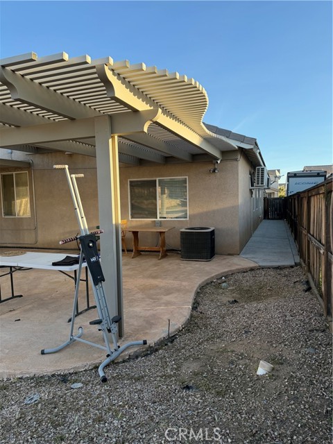 Detail Gallery Image 12 of 13 For 13817 Coolidge, Oak Hills,  CA 92344 - 3 Beds | 2 Baths