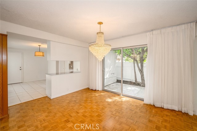 19443 Superior Street, Northridge CA: https://media.crmls.org/medias/92fe44e2-5364-4139-9639-1421a46c1793.jpg