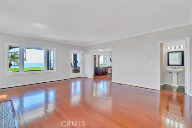 Detail Gallery Image 7 of 63 For 2747 E Ocean Bld, Long Beach,  CA 90803 - 6 Beds | 7 Baths