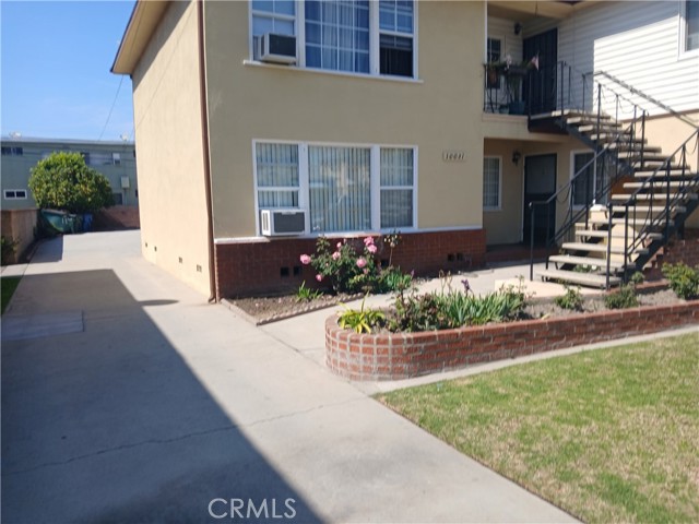 10031 Wiley Burke Avenue, Downey CA: https://media.crmls.org/medias/92ff76bc-6e97-46c4-b760-03757cd6e9f3.jpg