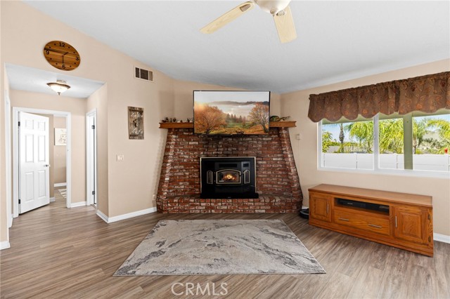 Detail Gallery Image 8 of 39 For 30841 Long Point, Canyon Lake,  CA 92587 - 3 Beds | 2 Baths