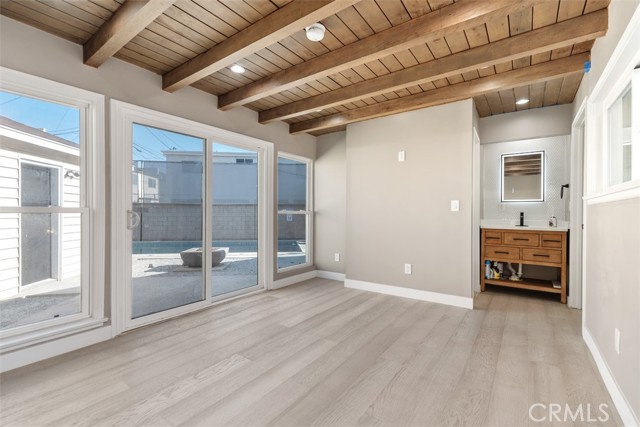 Detail Gallery Image 15 of 38 For 4769 E Malta, Long Beach,  CA 90815 - 3 Beds | 3 Baths