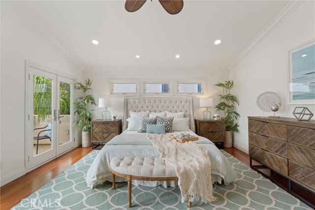 2000 Walnut Avenue, Manhattan Beach CA: https://media.crmls.org/medias/930125ba-cf2a-4d07-ad50-96338811eb83.jpg