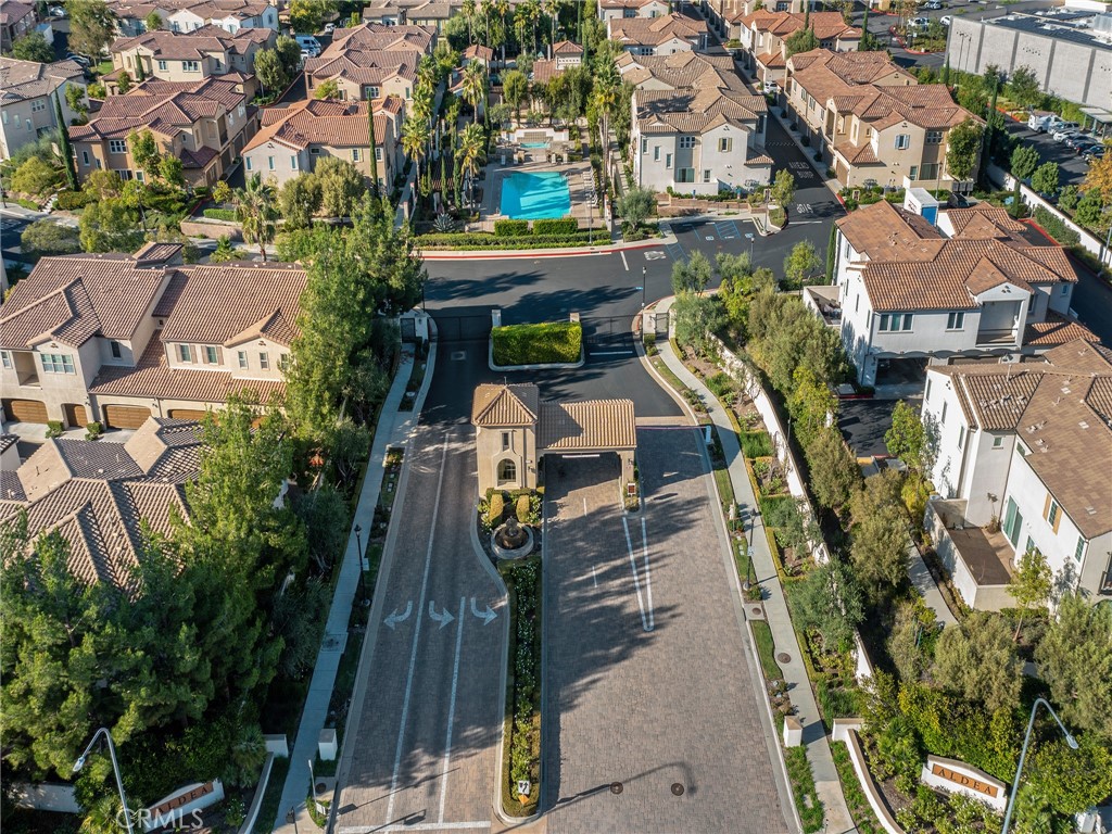https://media.crmls.org/medias/9301764c-9c6d-4311-accf-d055574336ab.jpg?preset=X-Large