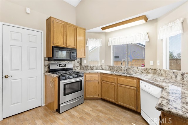 Detail Gallery Image 13 of 48 For 370 Rogers Ct, Calimesa,  CA 92320 - 4 Beds | 2 Baths